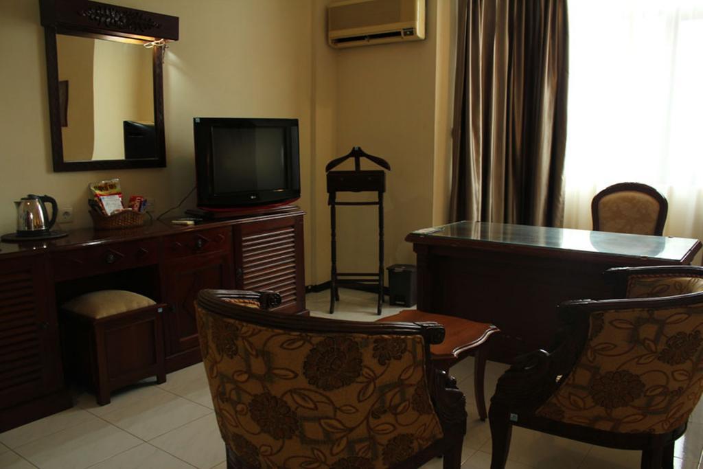 Hôtel Jepara Indah Extérieur photo