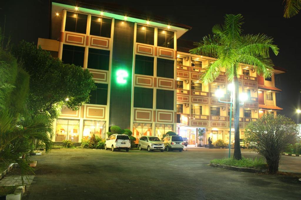 Hôtel Jepara Indah Extérieur photo