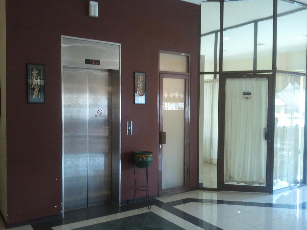 Hôtel Jepara Indah Extérieur photo