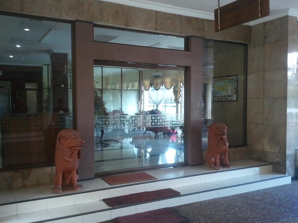 Hôtel Jepara Indah Extérieur photo